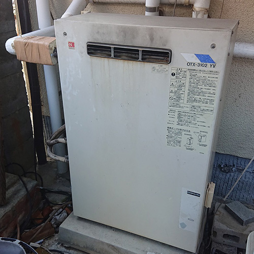 ノーリツ製石油給湯器 OTQ-4704SAY の設置完了後の写真。パーパス製から交換。